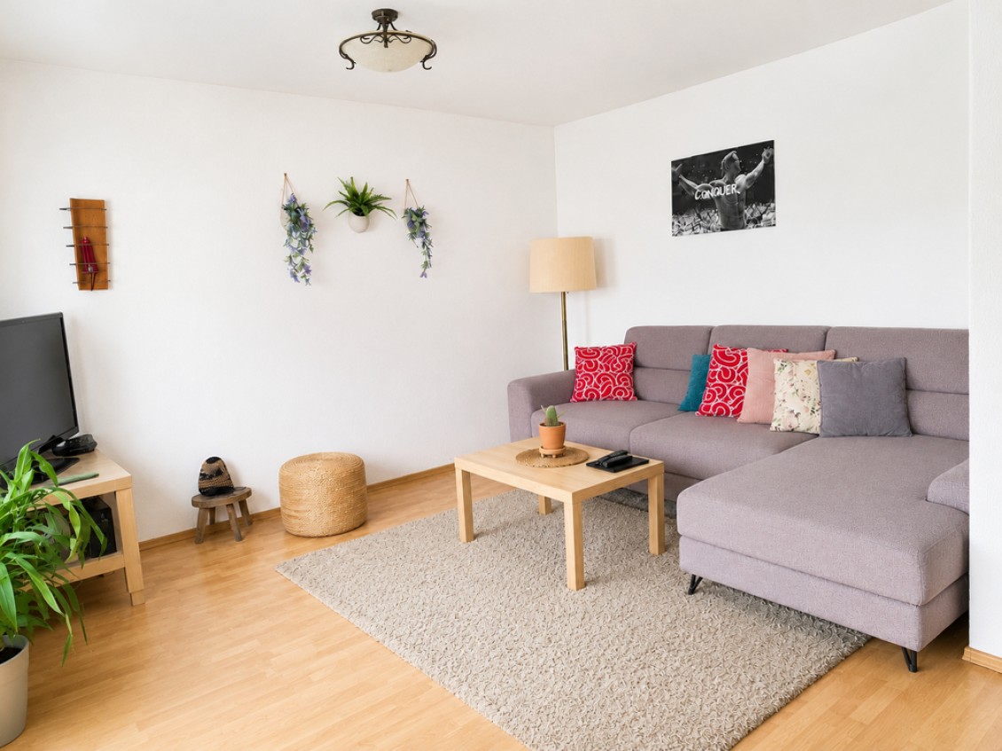 MO0994 - Gemütliches Wohnen über zwei Ebenen – Stilvolle Maisonette in historischer Altbauvilla - Foto 1