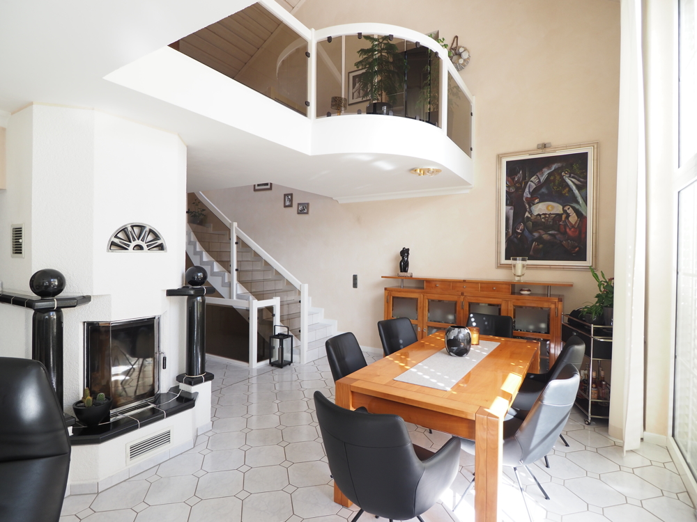 10972 - Wohntraum f&uuml;r Anspruchsvolle - Exklusives Einfamilienhaus mit Einliegerwohnung 