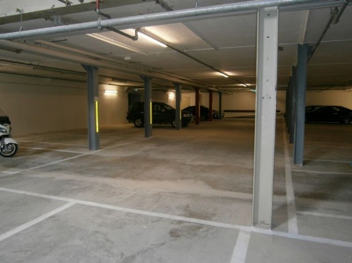 MO0642 - Stellplätze für Autos und Motorräder