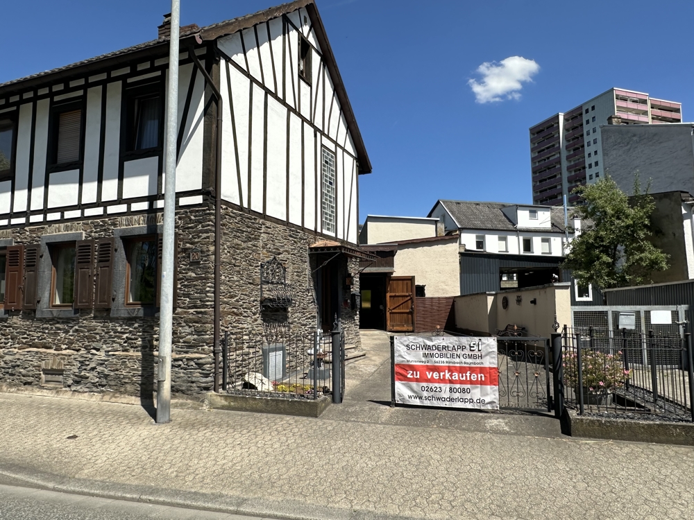 10853 - Solides Einfamilienhaus am Stadtrand - Haus mit Historie und Garten