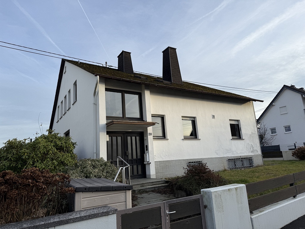 10941 - Gro&szlig;z&uuml;giges Einfamilienhaus mit gro&szlig;em Potenzial in ansprechender Lage