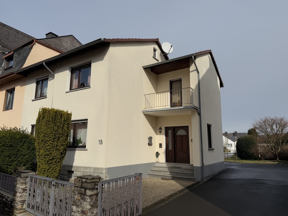 10831 - Gepflegtes Einfamilienhaus in Höhr-Grenzhausen sucht neue Bewohner