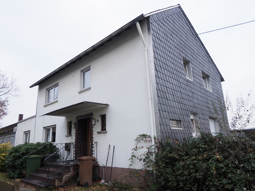 10946 - Attraktives Zweifamilienhaus in sch&ouml;ner Lage von Hillscheid