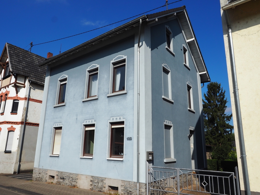 10456 - Gemütliches Wohnhaus mit schönem Grundstück