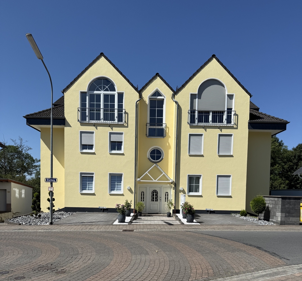 10883 - Top-gepflegtes Mehrfamilienhaus mit 8 Wohneinheiten - Ideale Gelegenheit für Kapitalanleger