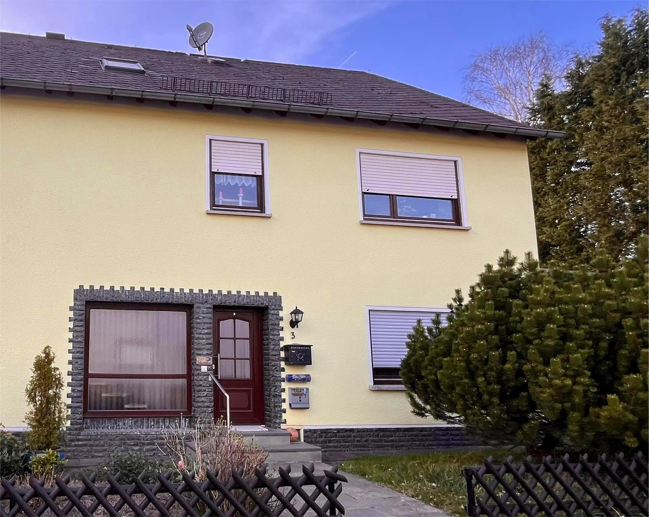 10758 - Aparte Doppelhaushälfte mit viel Platz für die Familie