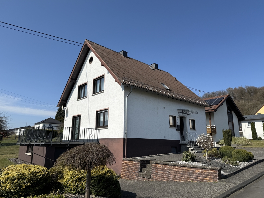 10849 - Familienfreundliches Einfamilienhaus mit schönem Grundstück