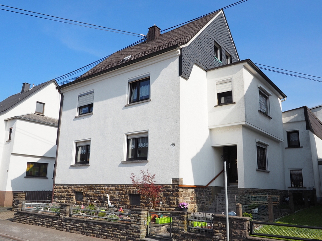 10548 - Gemütliches Zweifamilienhaus auf pflegeleichtem Grundstück in Nauort