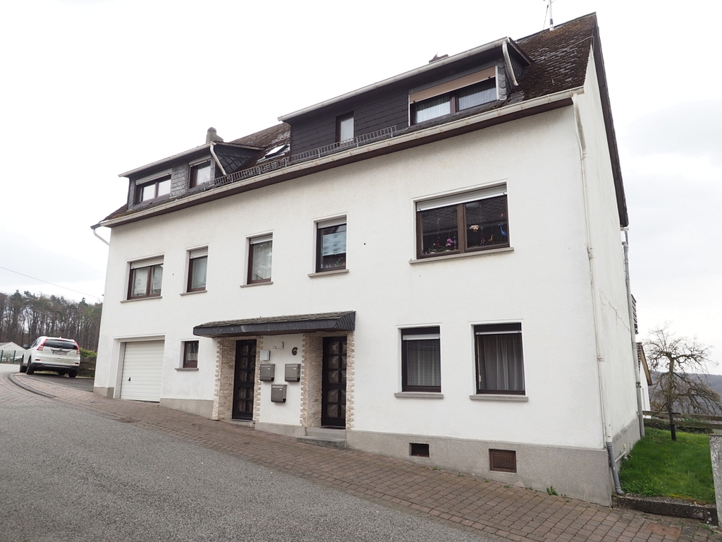 10543 - Kapitalanlager aufgepasst! Vermietetes 3-Familienhaus in Hillscheid