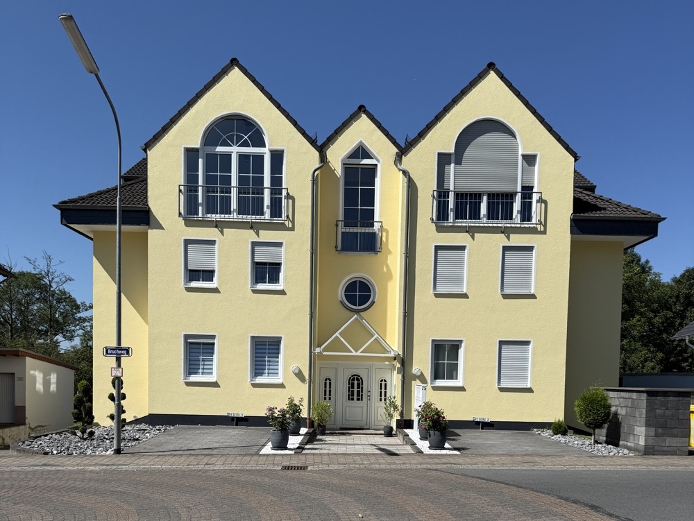 10883 - Top-gepflegtes Mehrfamilienhaus mit 8 Wohneinheiten - Ideale Gelegenheit für Kapitalanleger