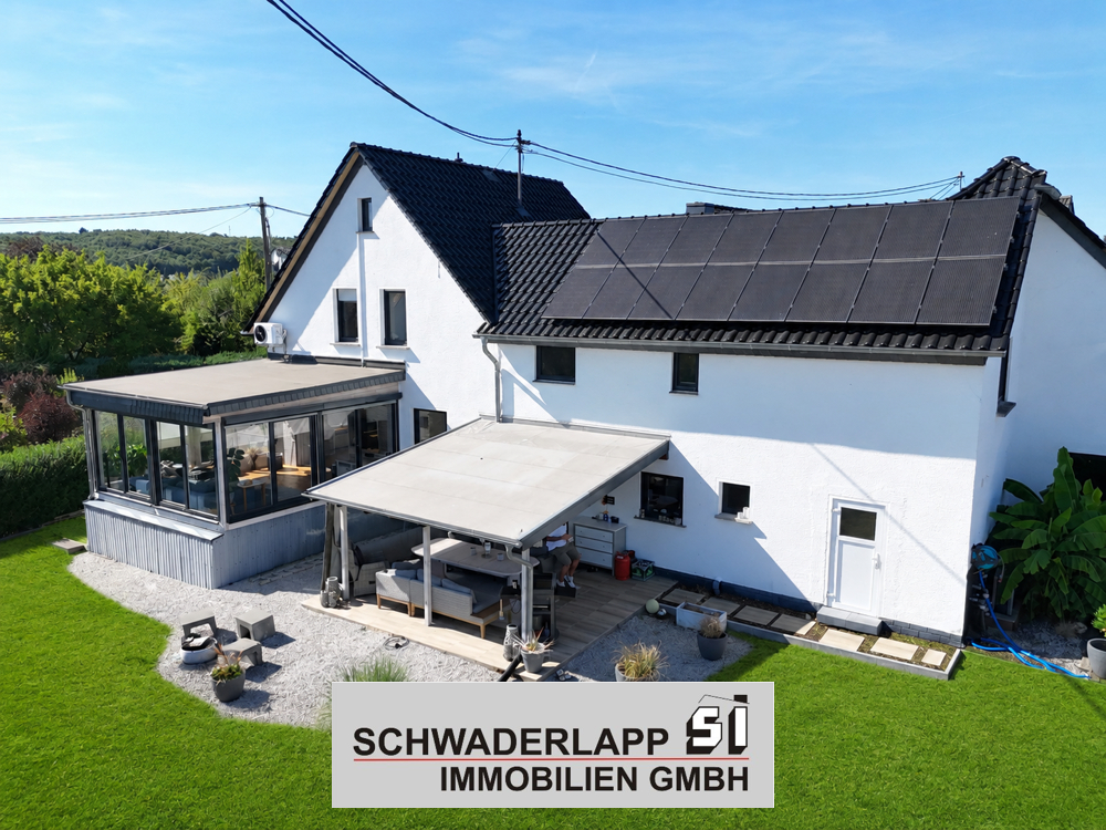 11065 - Modernisiertes Familienhaus mit Wintergarten, Pool und vielseitigem Nebengeb&auml;ude