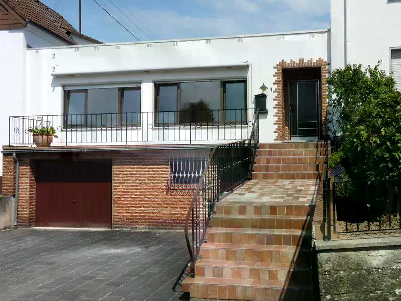 10924 - Provisionsfrei ! Kleines Einfamilienhaus mit Terrasse und Garage