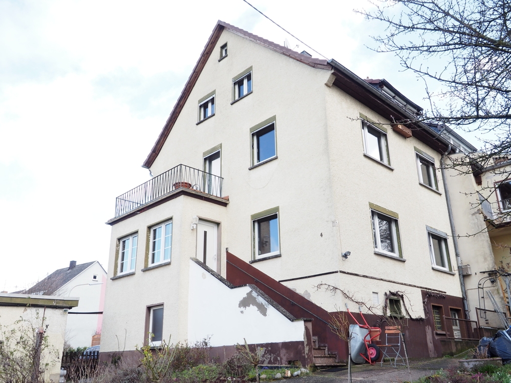 10532 - Solides, großes Wohnhaus in Bendorf