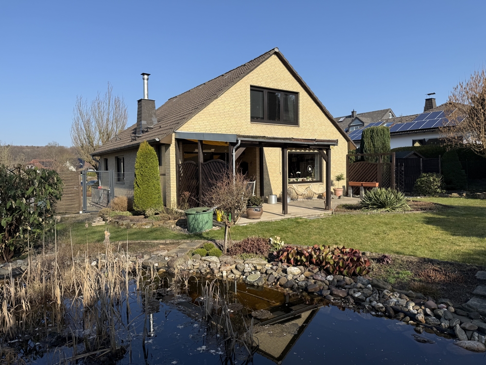 10981 - Zeitloser Klassiker: Ansprechendes EFH mit gro&szlig;er Terrasse und gepflegtem Garten