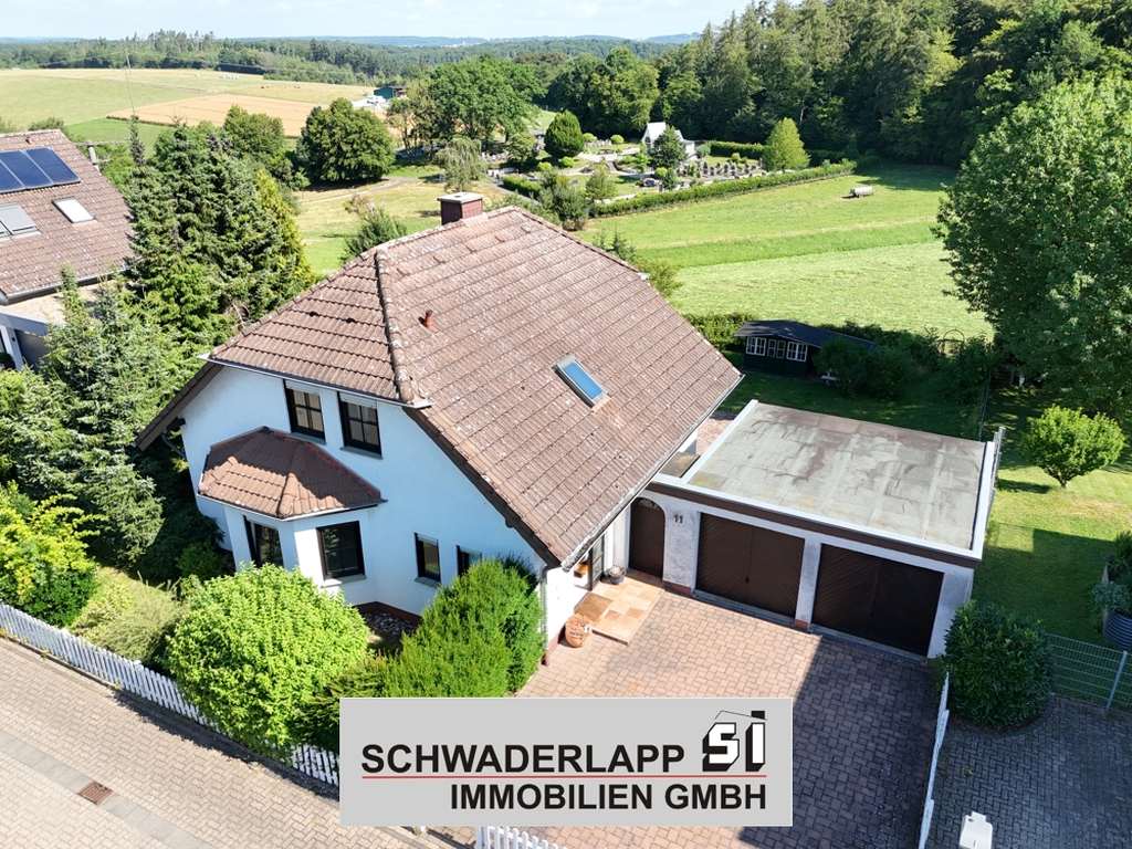 11050 - Ansprechendes Einfamilienhaus in Simmern &ndash; Komfortables Wohnen in ruhiger Feldrandlage