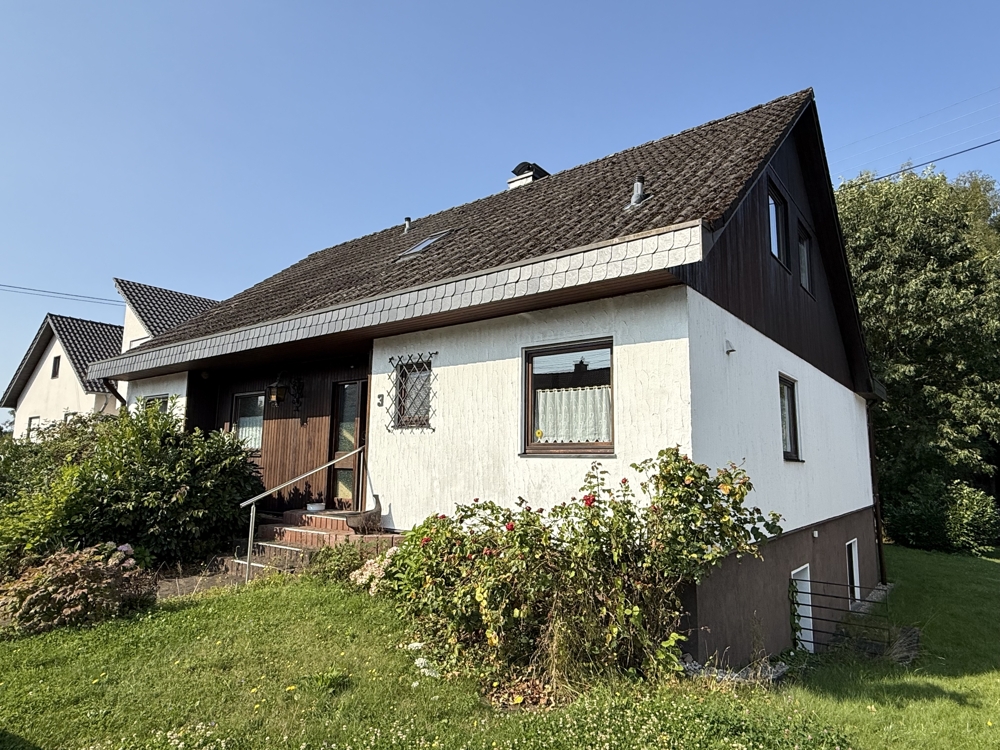 10899 - Freistehendes Einfamilienhaus in schöner Wohnlage von Ransbach-Baumbach