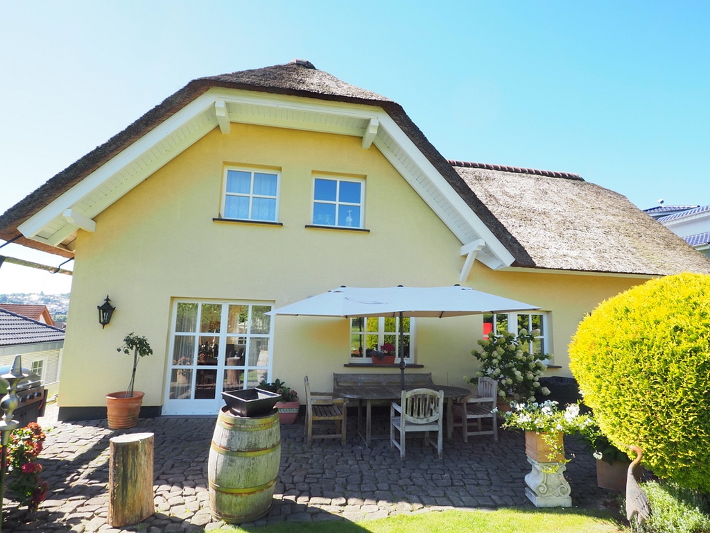 10627 - Schmuckes Landhaus in Ortsrandlage