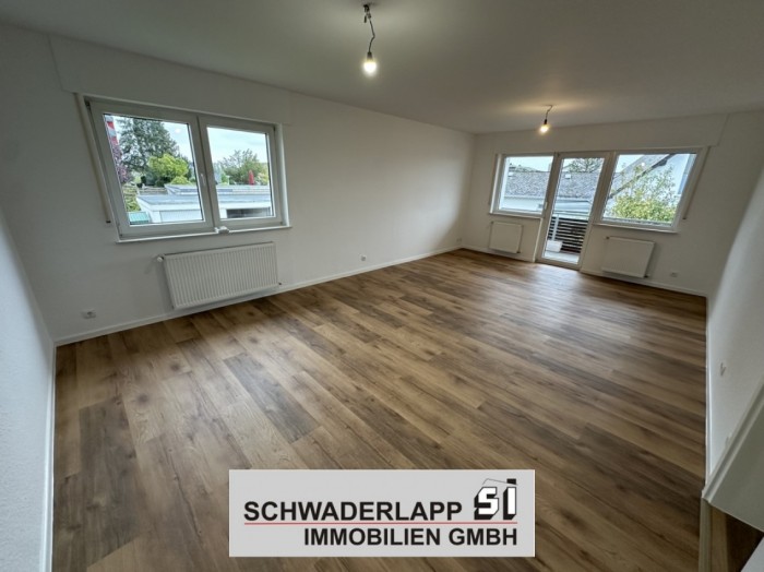 MO0961 - Frisch renovierte, großzügige Wohnung mit Balkon und Garage