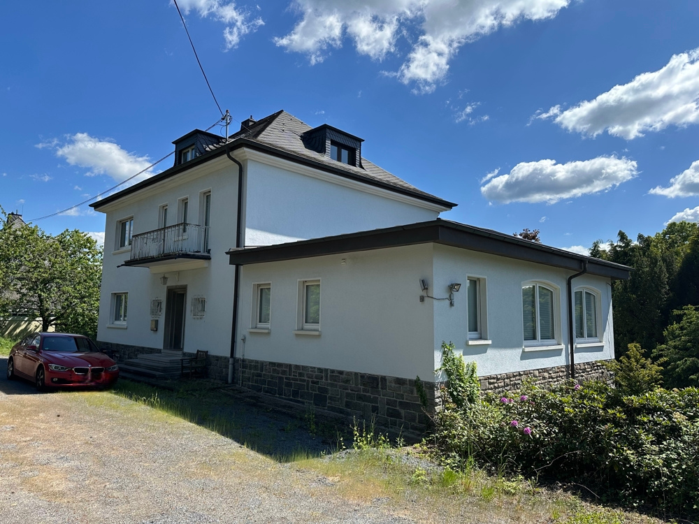 10879 - Stilvolles Villenanwesen mit großem Parkgrundstück in guter Lage von Ransbach-Baumbach