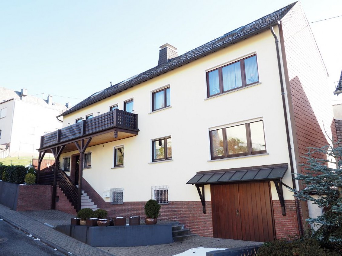 09999 -Gepflegtes Einfamilienhaus mit großzügigem Raumangebot - Nähe Koblenz