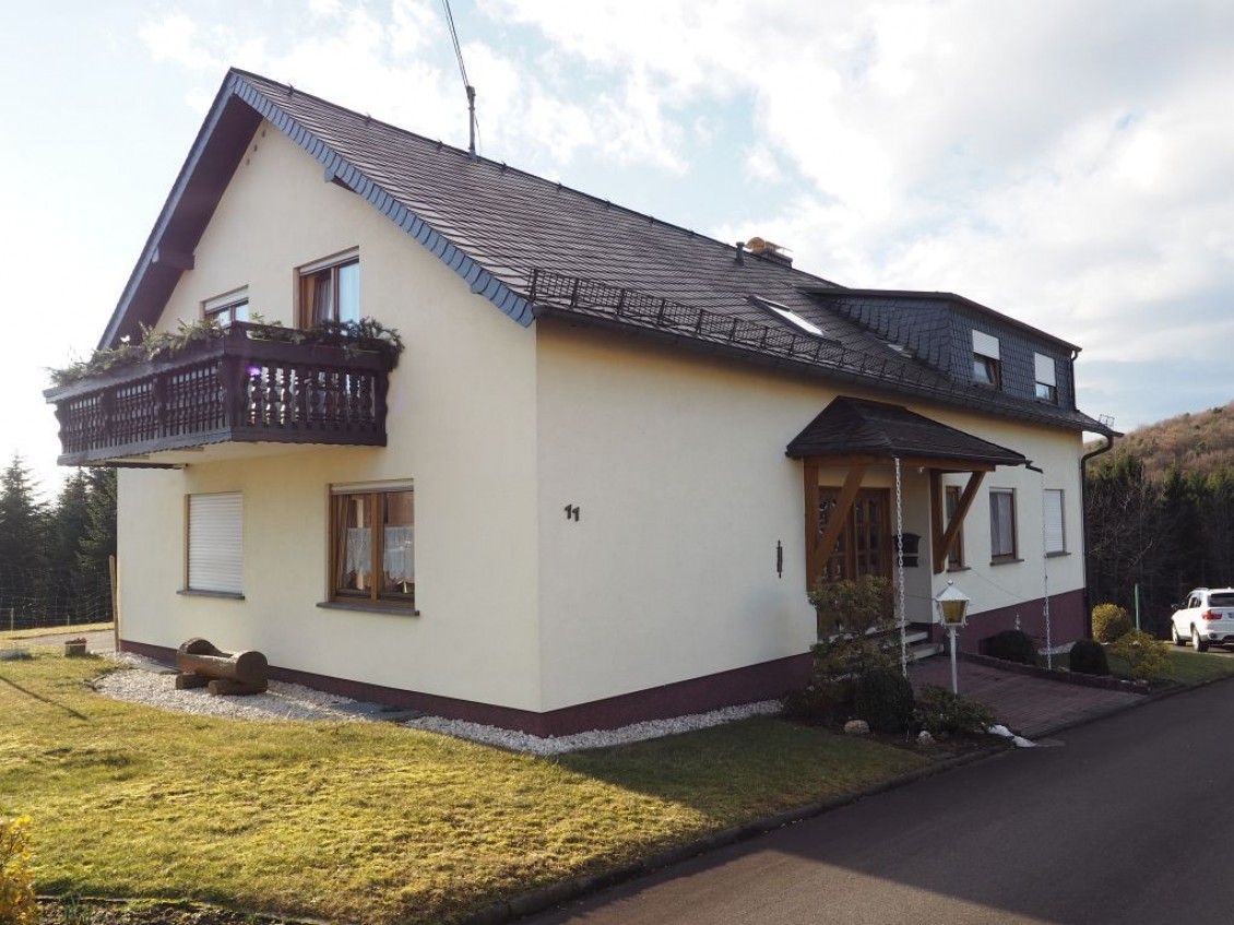 10002 - Großzügiges Wohnhaus in ruhiger Ortsrandlage