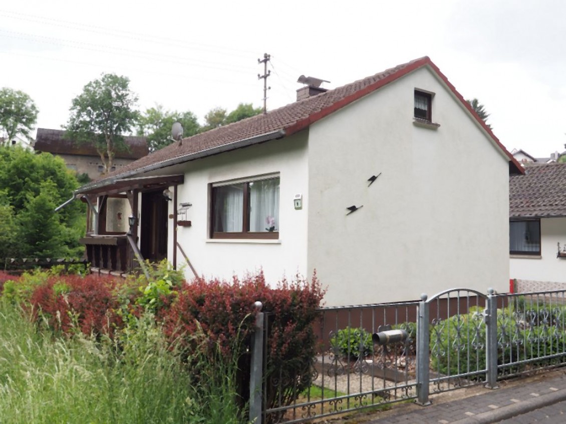 10015 - Gemütlicher Bungalow in ruhiger Lage