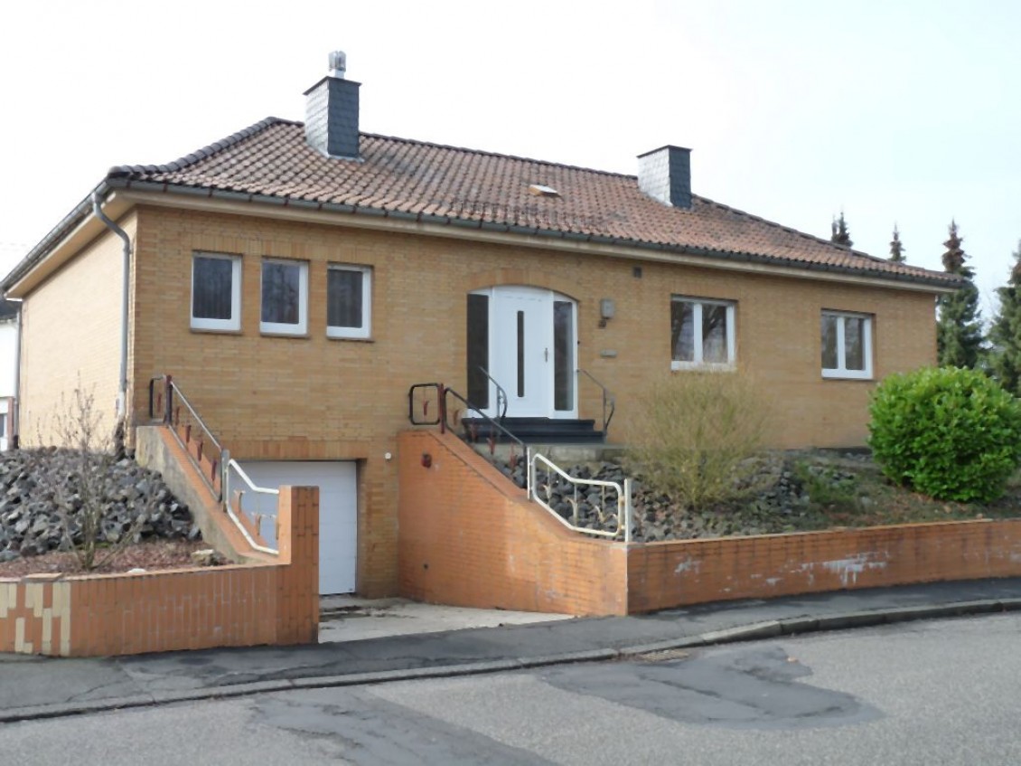 10077 - Apartes Wohnhaus mit großem Garten - unweit Stadtmitte