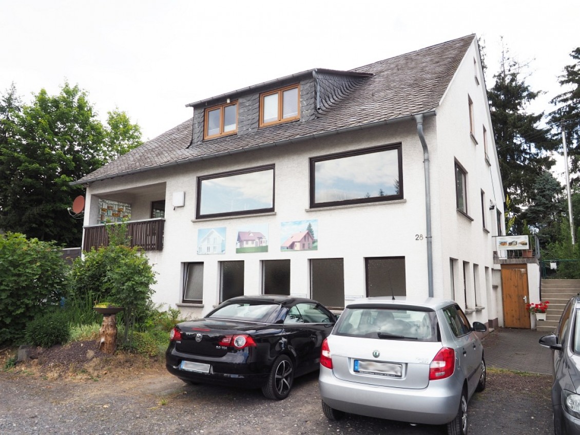 10115 - Großes Wohn- und Geschäftshaus in gesuchter Lage