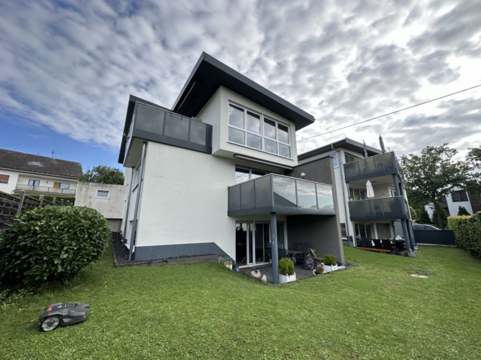 10624 - Für Kapitalanleger - Komfortable Terrassenwohnung in modernem Dreifamilienhaus in Montabaur